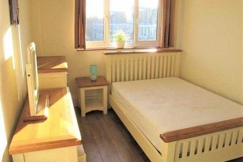1 bedroom apartment to rent, Innes Gardens, Putney