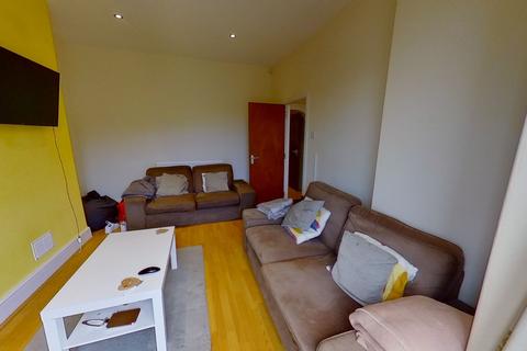 4 bedroom house to rent, Church Street, Kirkstall, LEEDS