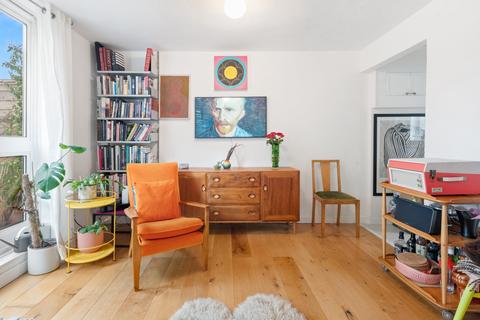 3 bedroom maisonette to rent, Coopers Lane, Kings Cross, London