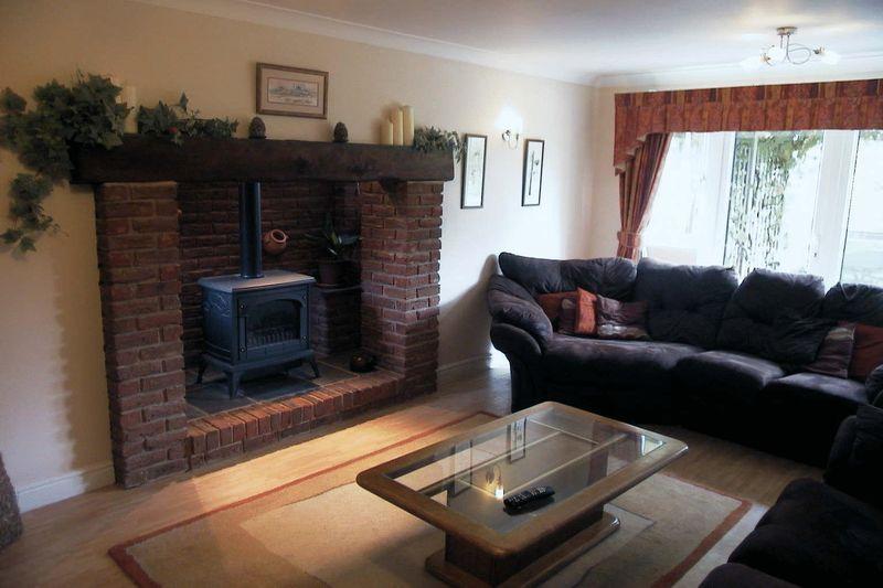 Gretton Close, Botolph Green, Peterborough 5 bed detached house £