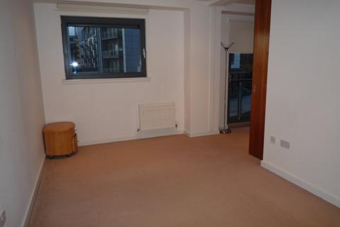 3 bedroom flat to rent, Meadowside Quay Square, Glasgow Harbour G11