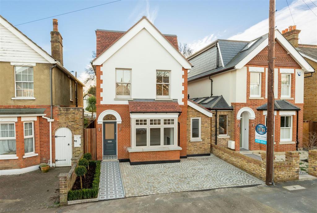 Kings Road, WaltonOnThames 4 bed detached house £999,950