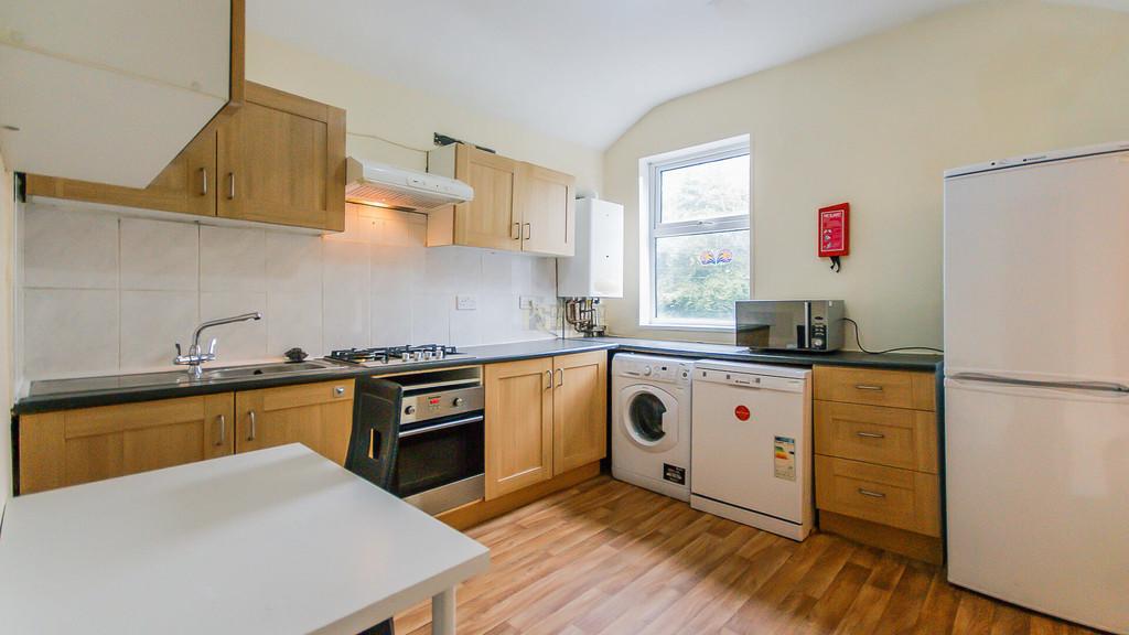 Bristol Road, Birmingham B29 6 bed flat to rent £2,730 pcm (£630 pw)