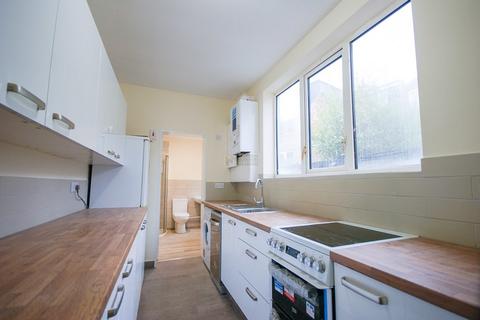 4 bedroom end of terrace house to rent - Exeter Road, Birmingham B29