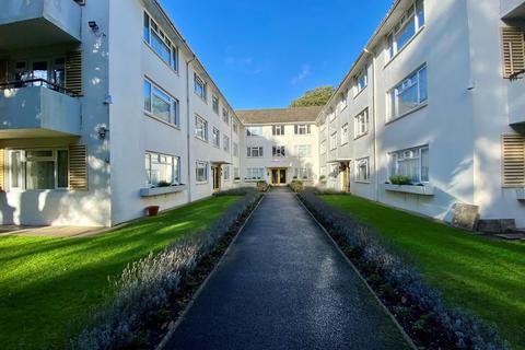 2 bedroom flat to rent, Albemarle Court, Manor Road, Bournemouth