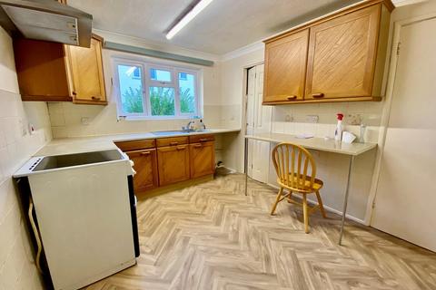 2 bedroom flat to rent, Albemarle Court, Manor Road, Bournemouth