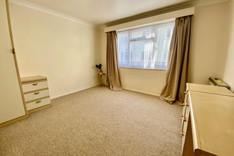 2 bedroom flat to rent, Albemarle Court, Manor Road, Bournemouth