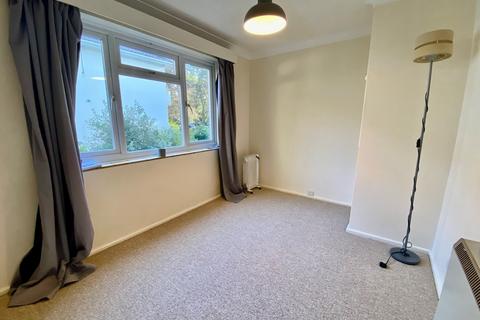 2 bedroom flat to rent, Albemarle Court, Manor Road, Bournemouth