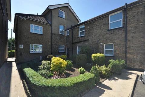 2 bedroom maisonette to rent, Richmond Crescent, Staines-upon-Thames, Surrey, TW18