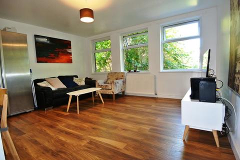 2 bedroom flat to rent, 326 Brownhill Road SE6