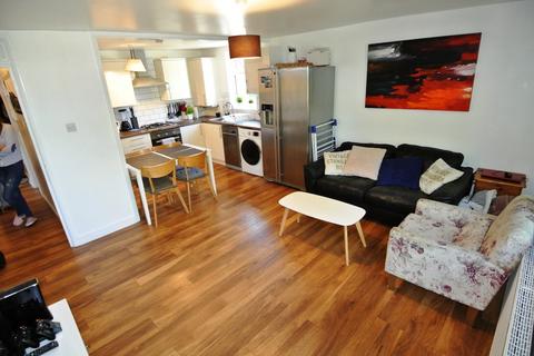 2 bedroom flat to rent, 326 Brownhill Road SE6