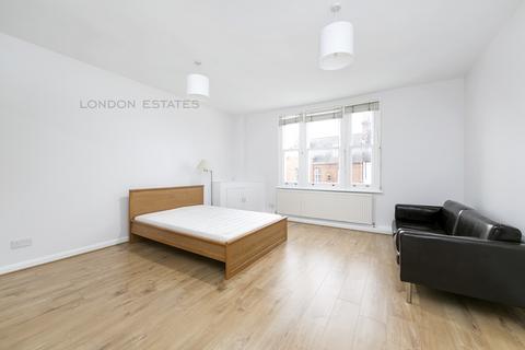 Studio to rent, Turnham Green Terrace, Chiswick, W4