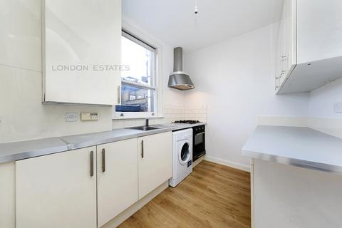 Studio to rent, Turnham Green Terrace, Chiswick, W4