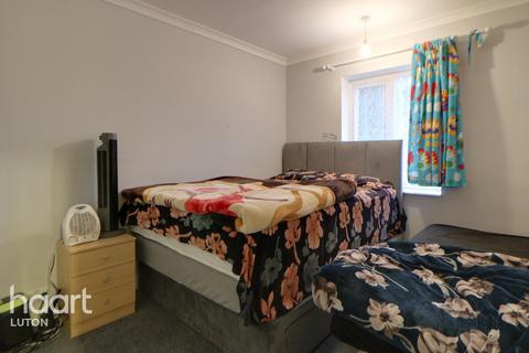 undefined, Abbey Drive, Luton