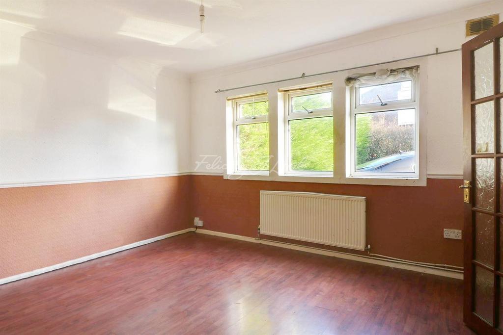Whetstone Road, SE3 3 bed end of terrace house £325,000