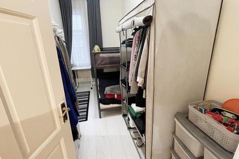 2 bedroom flat to rent, Chingford Mount Road, Chingford, E4