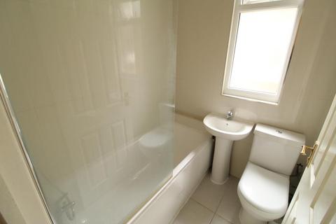 2 bedroom flat to rent, Chingford Mount Road, Chingford, E4