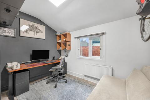 2 bedroom flat for sale, Tower Bridge Road, London