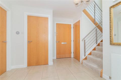 3 bedroom penthouse to rent, Jackson Place, Bearsden, East Dunbartonshire