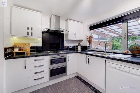 2 bedroom terraced house for sale - Brierley Avenue, London N9