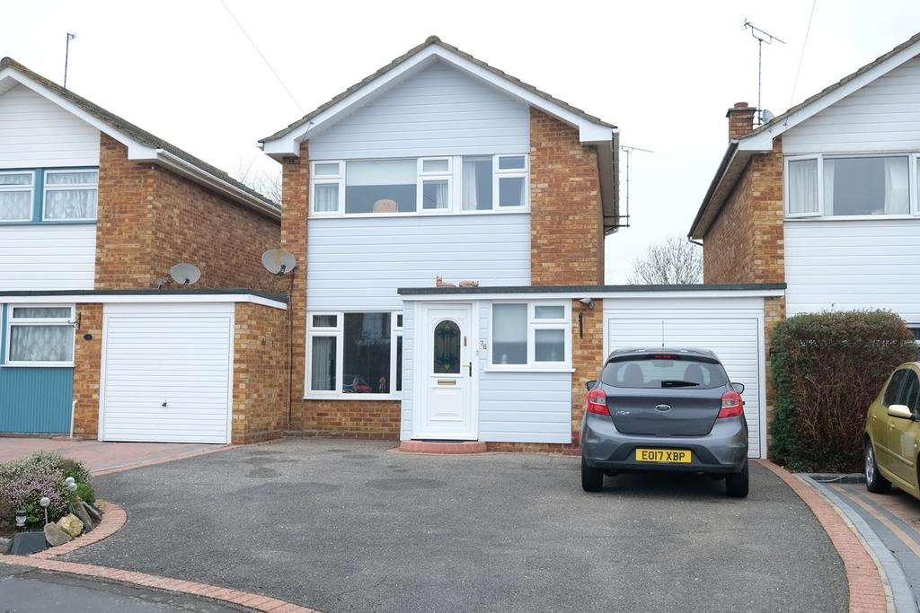 Sunrise Avenue, Chelmsford, CM1 3 bed link detached house £385,000