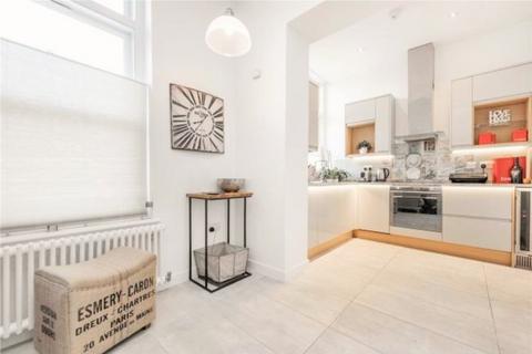 2 bedroom apartment to rent - Bank Buildings, High Street, Willesden Junction, London, NW10