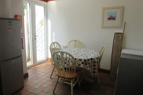 3 bedroom house share to rent, Catherine Street, Swansea.  SA1 4JS