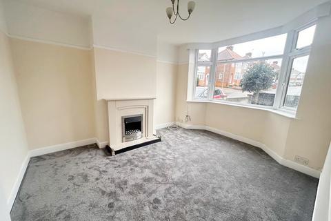 3 bedroom semi-detached house to rent, Ascot Drive, Suffolk IP3