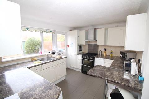 1 bedroom in a house share to rent - Room to Rent in Moat Road, East Grinstead