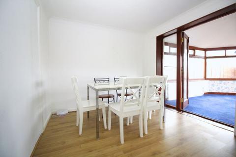 1 bedroom in a house share to rent - Room to Rent in Moat Road, East Grinstead