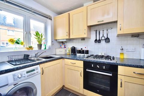 3 bedroom terraced house to rent, MANNOCK WAY