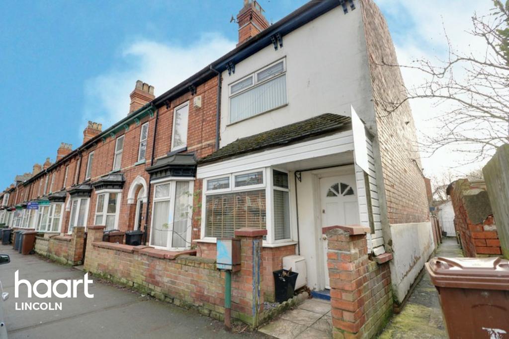 Boultham Avenue, Lincoln 3 bed end of terrace house £100,000