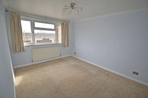 3 bedroom terraced house to rent, Robin Close, Alton GU34