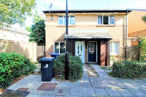 2 bedroom end of terrace house to rent, Cubitt Square, Southall