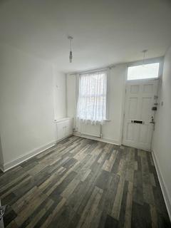 2 bedroom terraced house to rent, Warwick Road East, Beech Hill, Luton, Bedfordshire, LU4 8BH