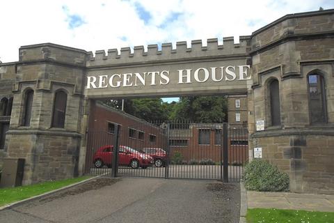 2 bedroom apartment to rent, 10 Regents House,Dundee DD3