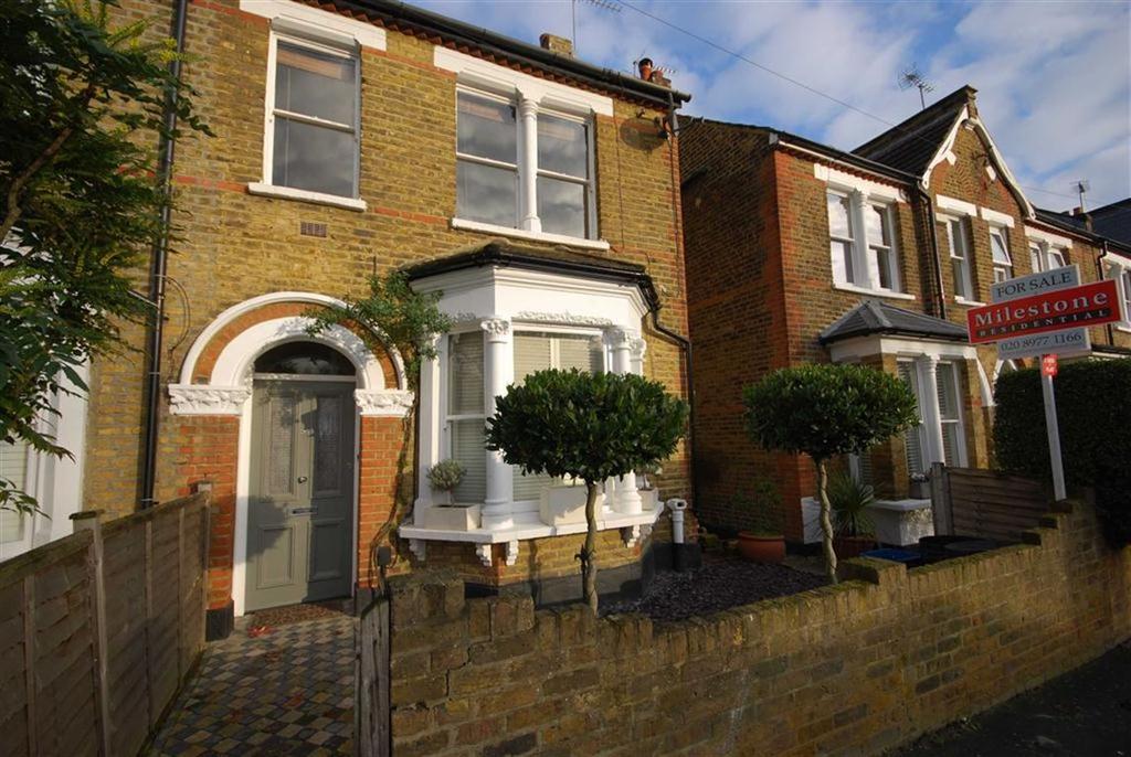 Connaught Road, Teddington, Greater London 2 bed flat £419,950