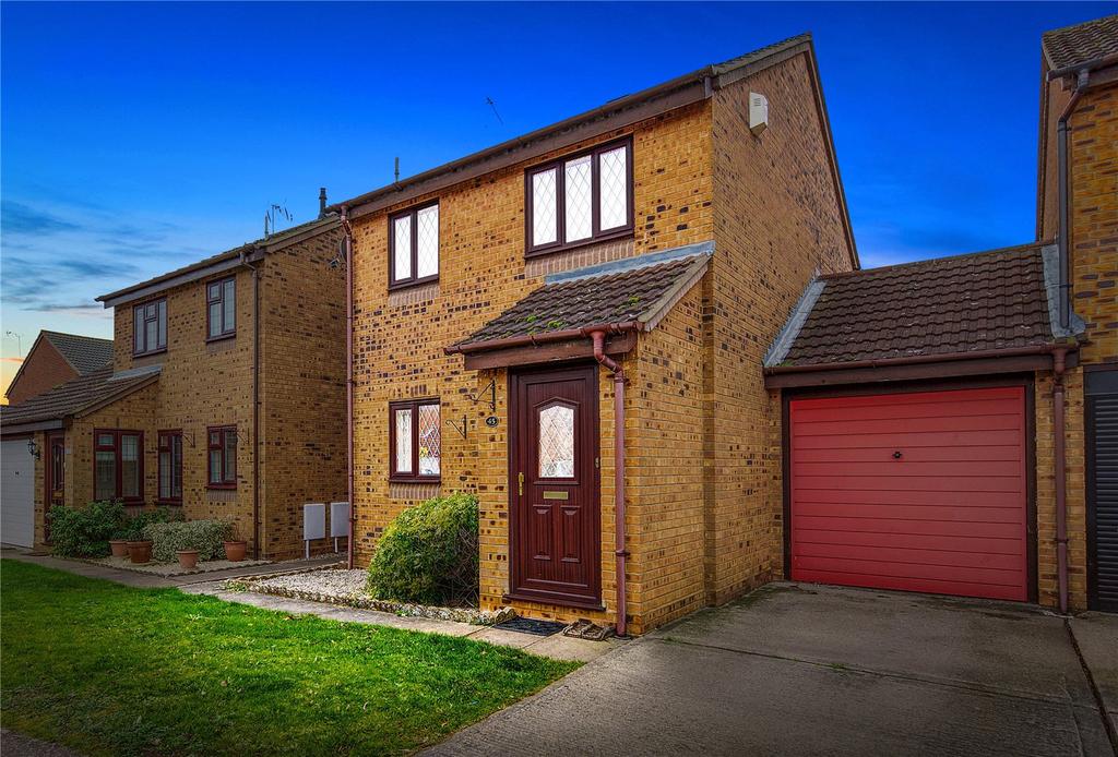 Rubens Gate, Chelmsford, Essex, CM1 3 bed link detached house £335,000