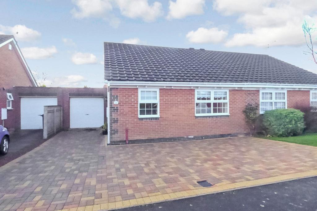 Paddock Hill, Ponteland, Newcastle upon Tyne, Northumberland, NE20 9XL 2 bed bungalow £900 pcm