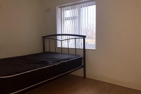 2 bedroom flat to rent, MARVELL AVENUE, HAYES, UB4 0QR