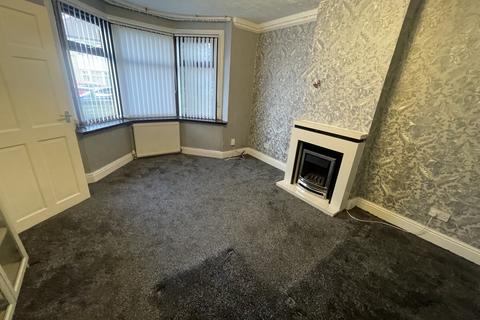 2 bedroom semi-detached house to rent, Mayo Drive, Bradford BD5