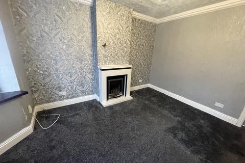 2 bedroom semi-detached house to rent, Mayo Drive, Bradford BD5