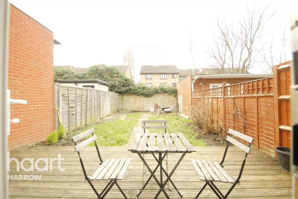Booth Road, Colindale, NW9 5JS 4 bed terraced house £2,450 pcm (£565 pw)