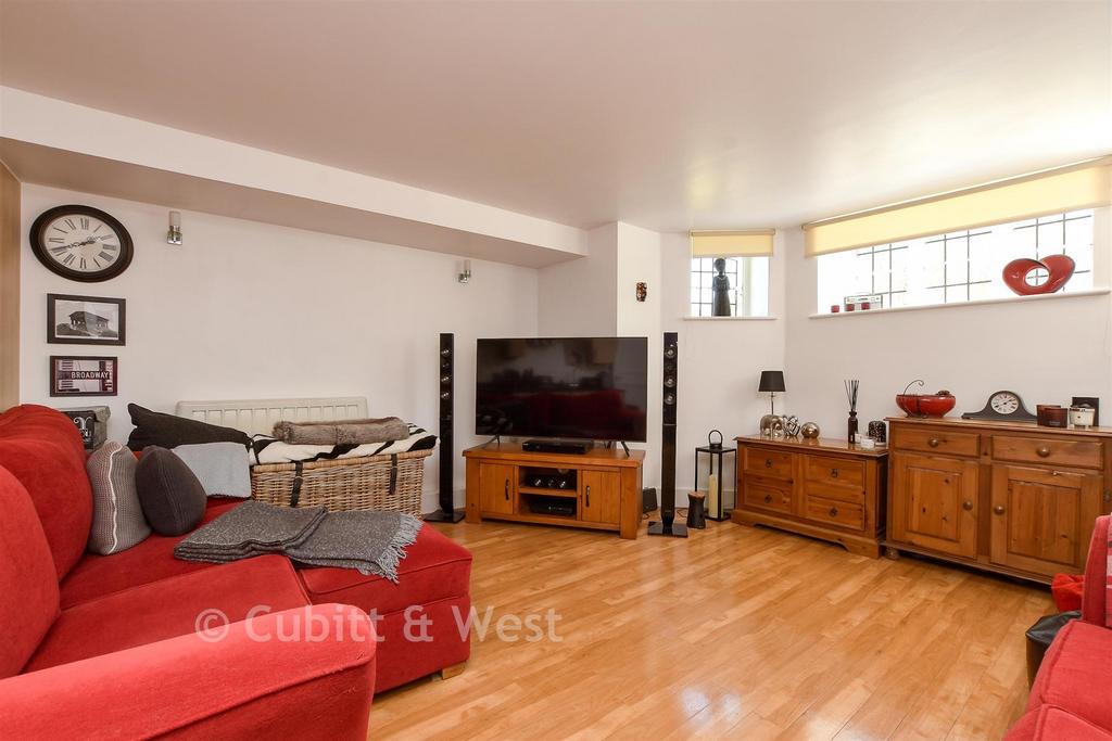 Kitchen / Living Room