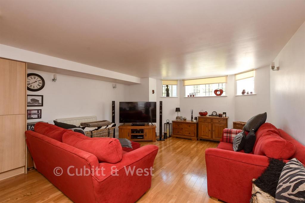 Kitchen / Living Room