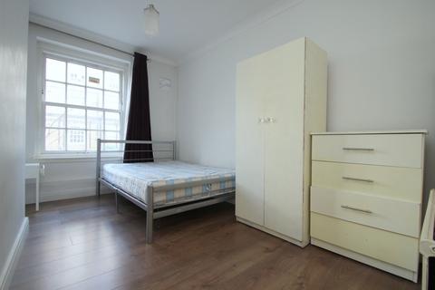 3 bedroom flat to rent - Cheverell House, Bethnal Green, E2