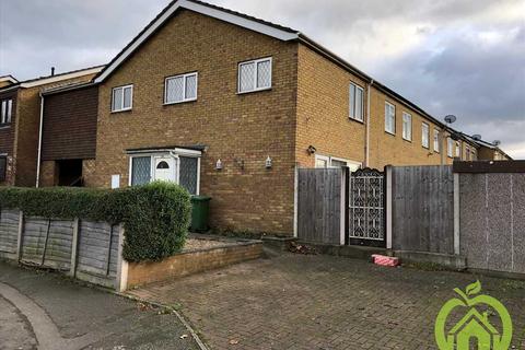 4 bedroom detached house to rent, Victoria Road, Romford