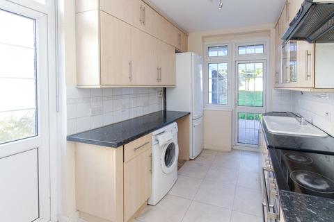 5 bedroom semi-detached house to rent, Mowbray Road, Edgware, HA8