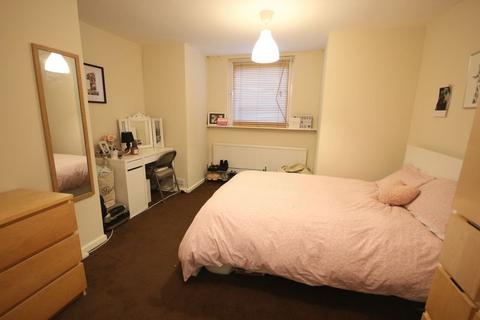 5 bedroom house to rent, Beechwood View, Burley, LEEDS