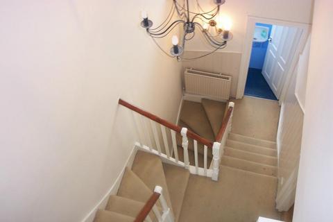 2 bedroom flat for sale, Montpelier Road, London, SE15 2HB
